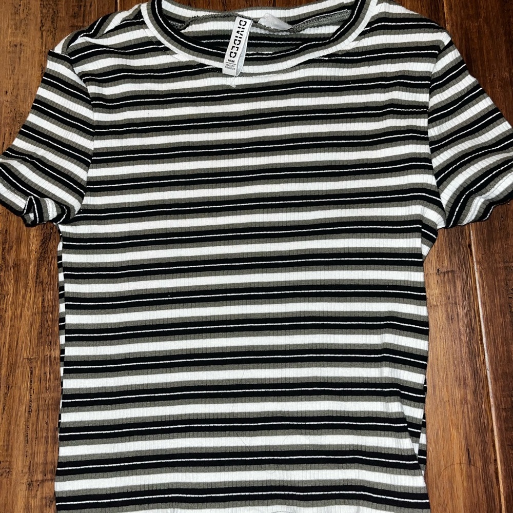 Striped Hollister crop.